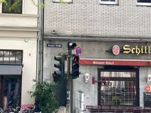 Ampel mit einem defekten Rotlicht