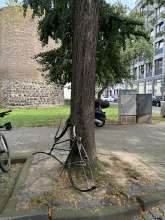 Schrottfahrrad am Römerturm