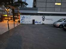 Nazi parole an wand gesprayt