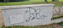 Graffiti Mauer Aachener Weiher_zu gemeldetem Anliegen vom *2024-10-18 15:13:48