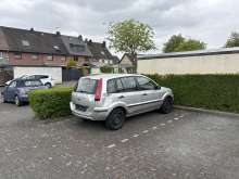 Ford Fusion seit einer Woche hier abgeo