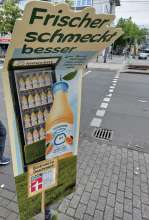 vermutlich illegale Plakatierung im Bereich Aachener Straße/Maarweg, 2025-05-29