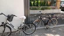 Vor dem Kindergarten 