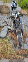 Defekter Roller Kennzeichen blau 2015 *2025-07-20 18:27:58