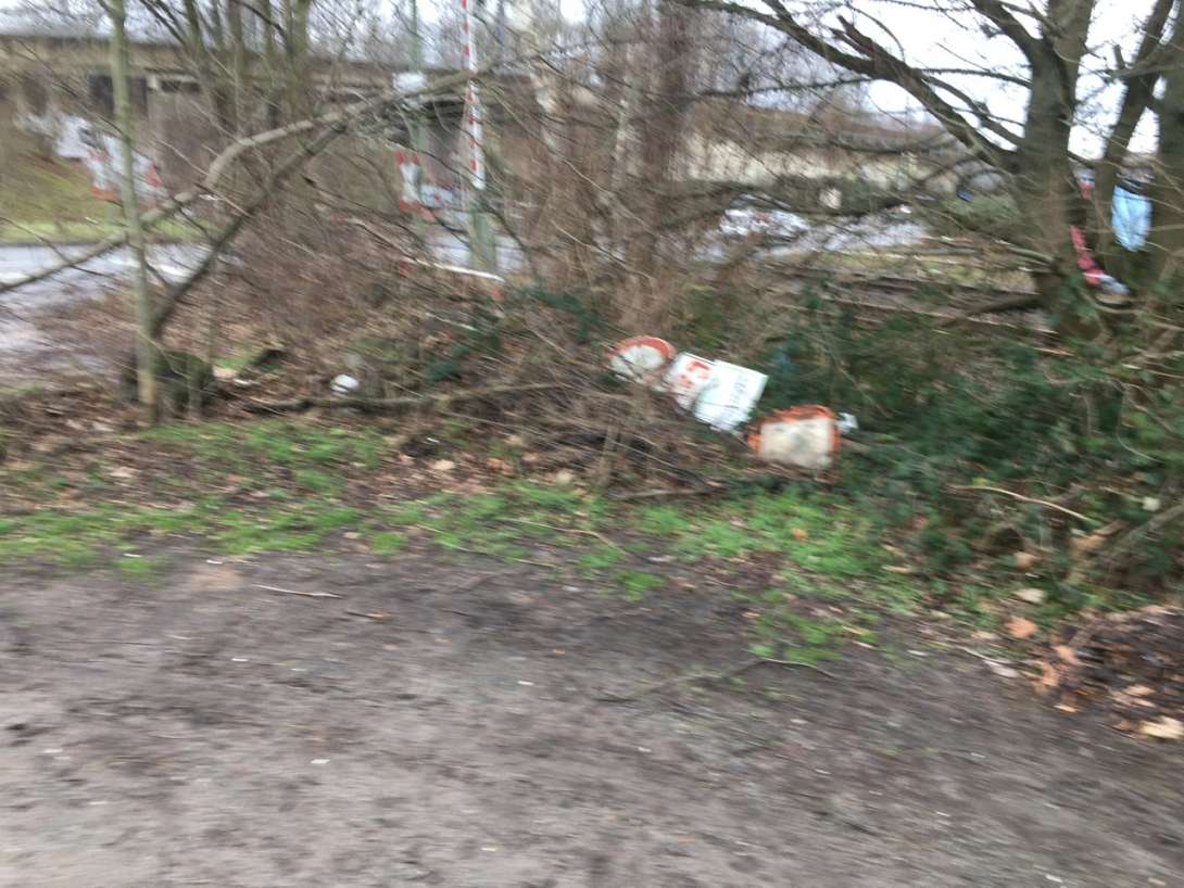 Bild zu gemeldetem Anliegen vom *2024-04-07 23:04:20