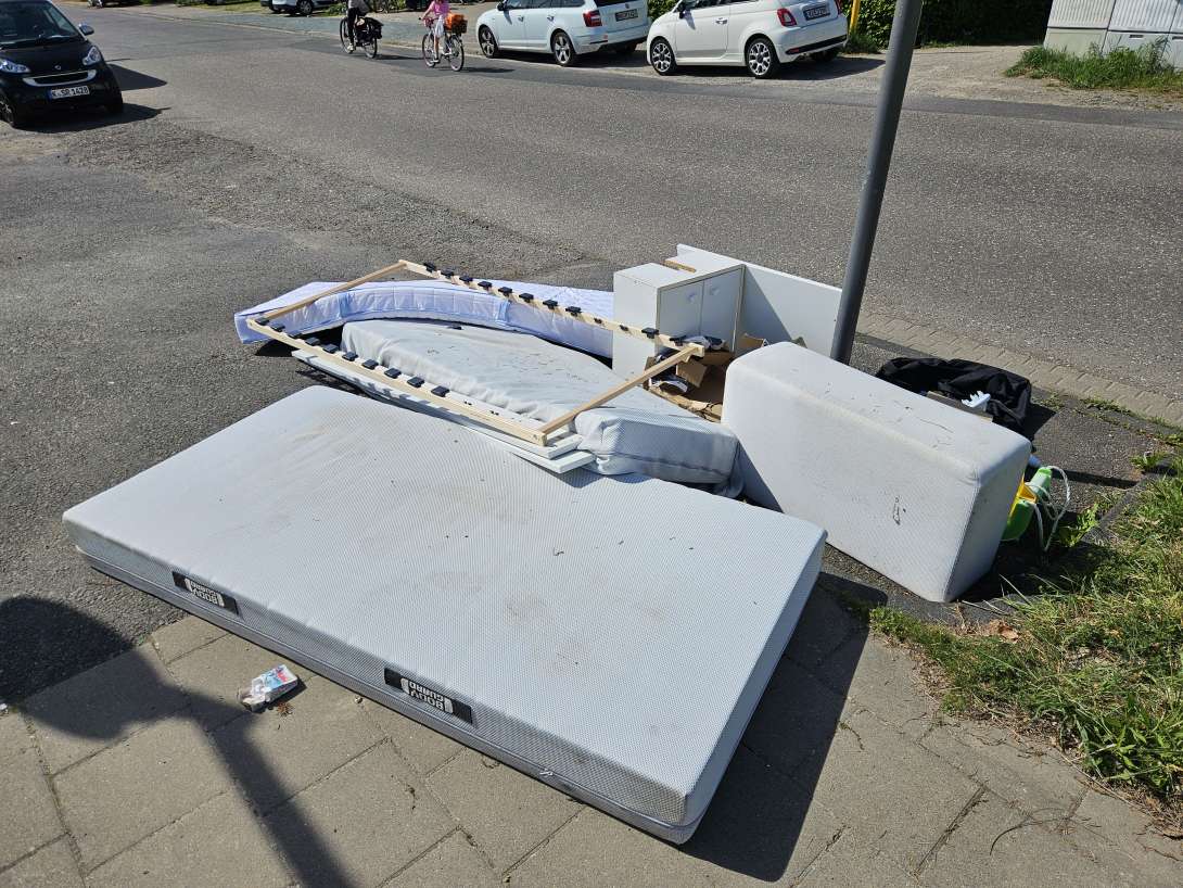 Bild zu gemeldetem Anliegen vom *2025-04-28 15:04:59