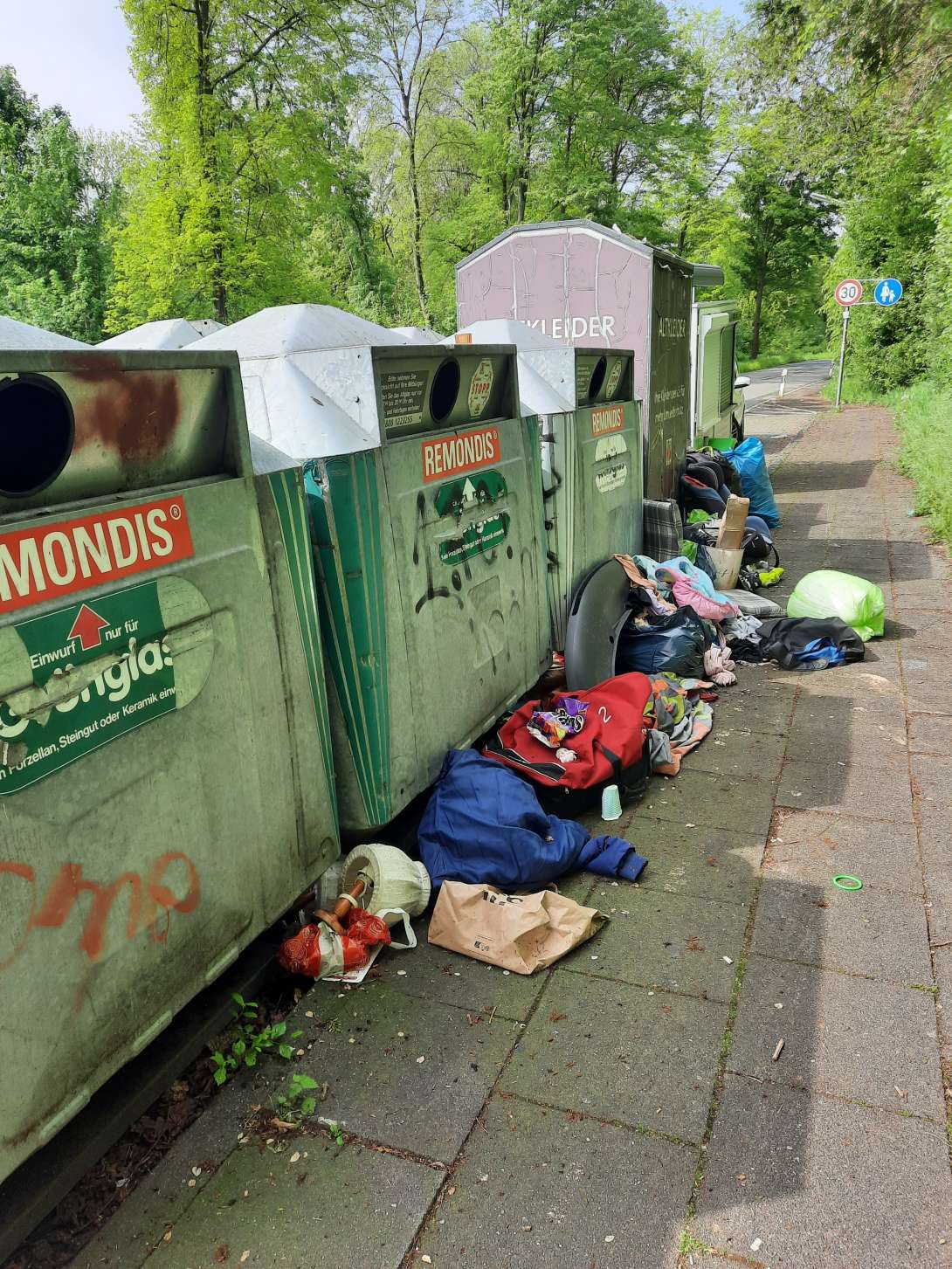 Bild zu gemeldetem Anliegen vom *2025-04-22 20:53:48