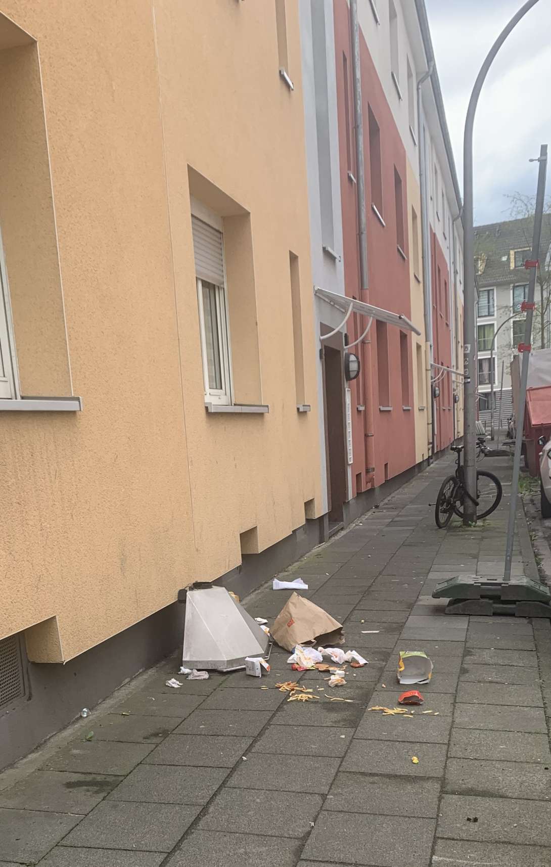 Bild zu gemeldetem Anliegen vom *2025-04-21 18:28:26