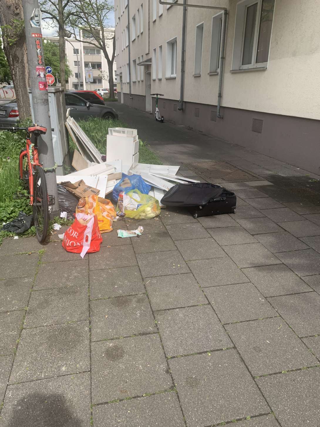 Bild zu gemeldetem Anliegen vom *2025-04-21 18:23:56