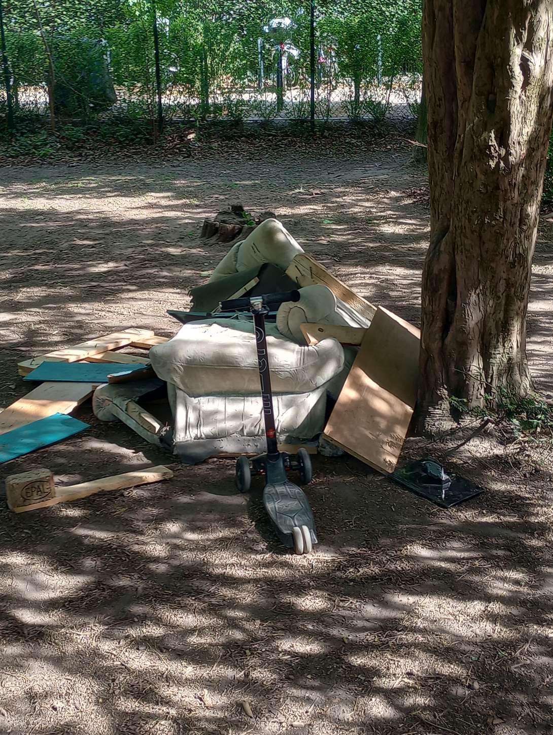 Bild zu gemeldetem Anliegen vom *2025-04-11 15:56:33