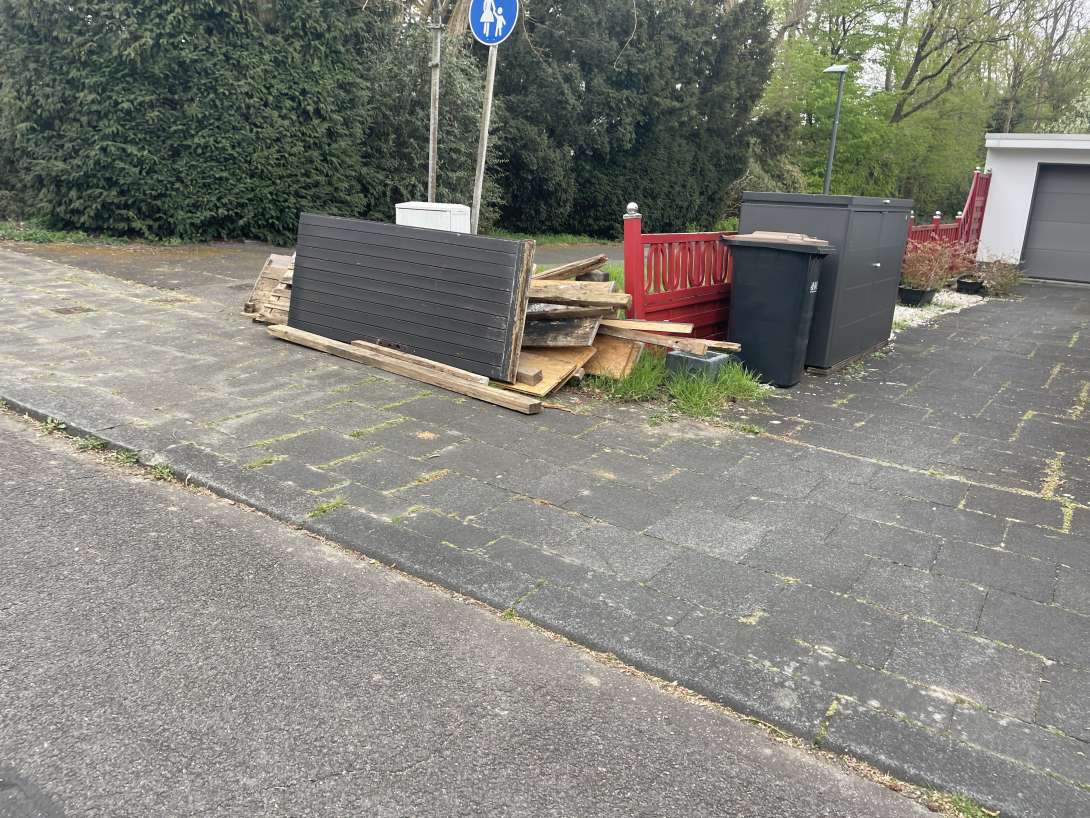 Bild zu gemeldetem Anliegen vom *2025-04-10 12:39:10