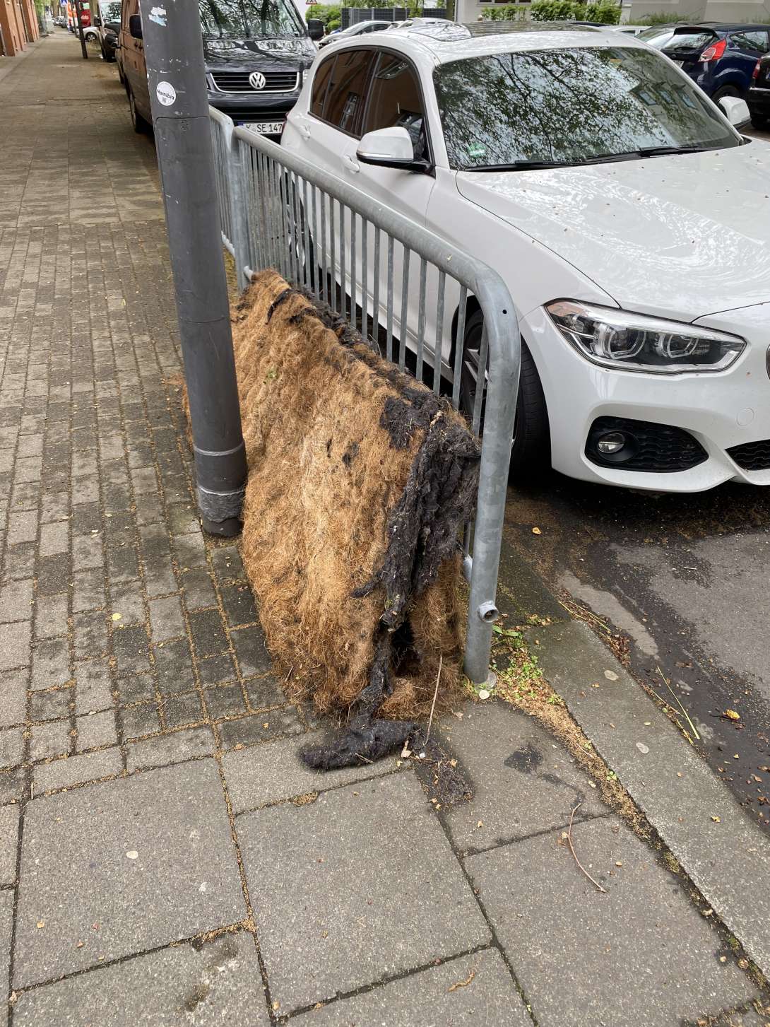 Bild zu gemeldetem Anliegen vom *2025-04-21 23:47:05