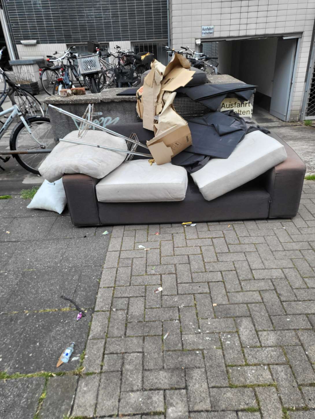 Bild zu gemeldetem Anliegen vom *2025-05-05 22:01:16