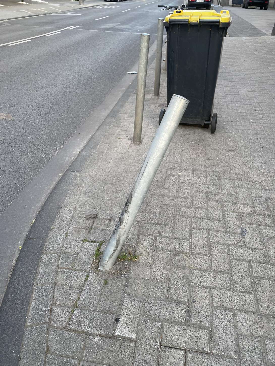 Bild zu gemeldetem Anliegen vom *2025-05-15 14:45:41