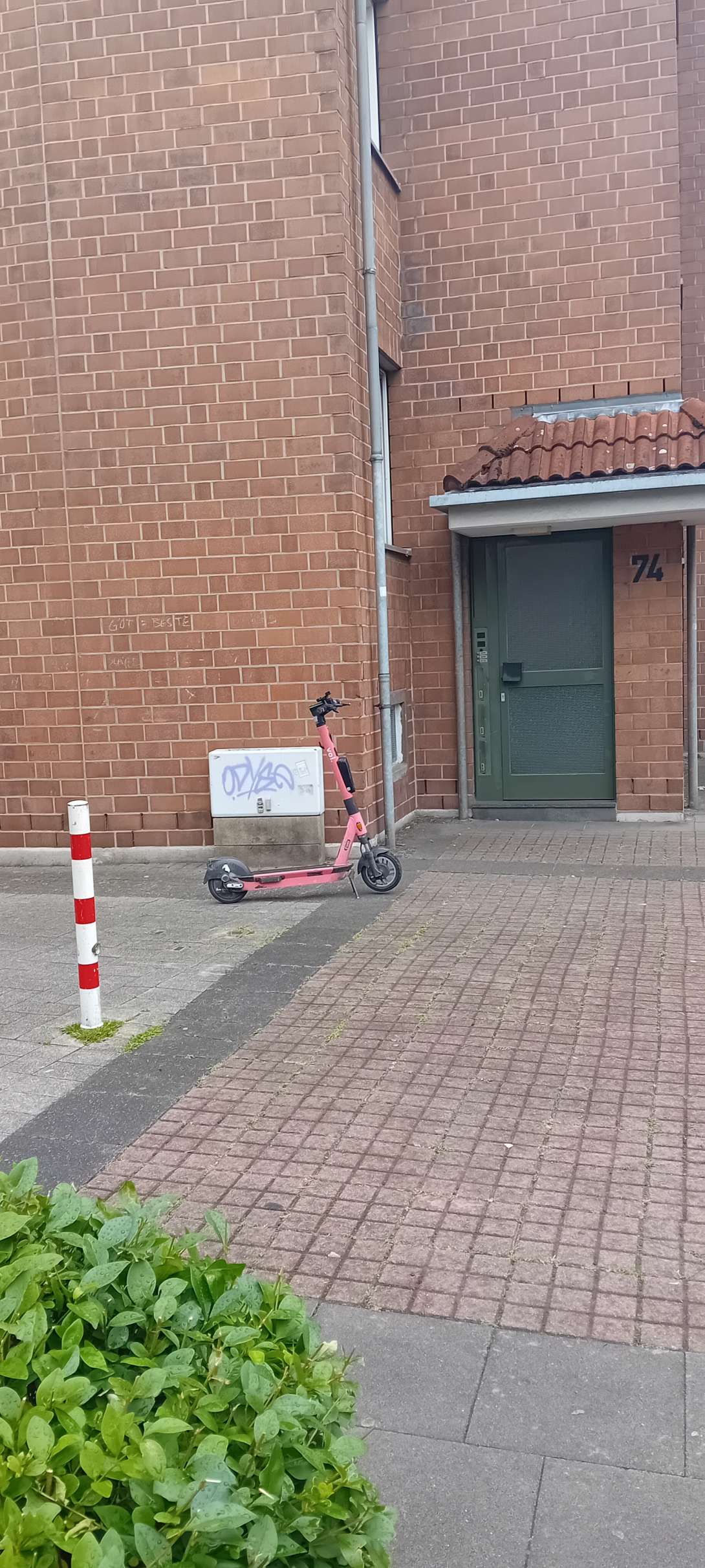 Bild zu gemeldetem Anliegen vom *2025-06-16 14:05:56