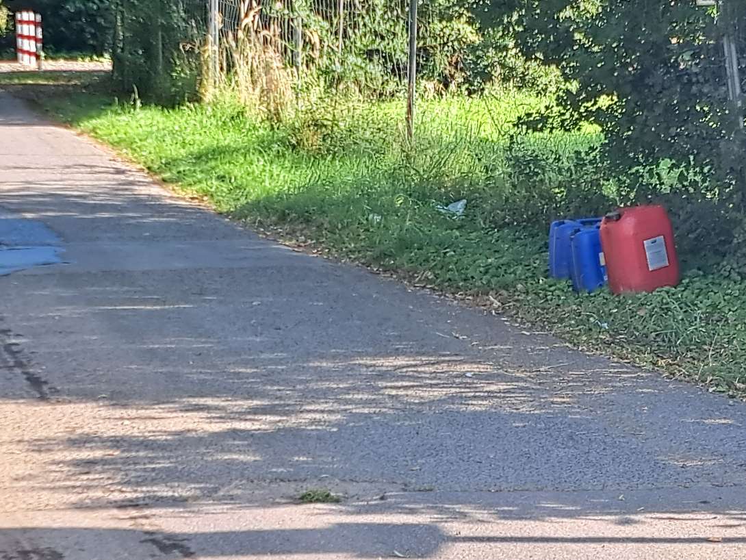 Bild zu gemeldetem Anliegen vom *2025-07-02 22:27:25