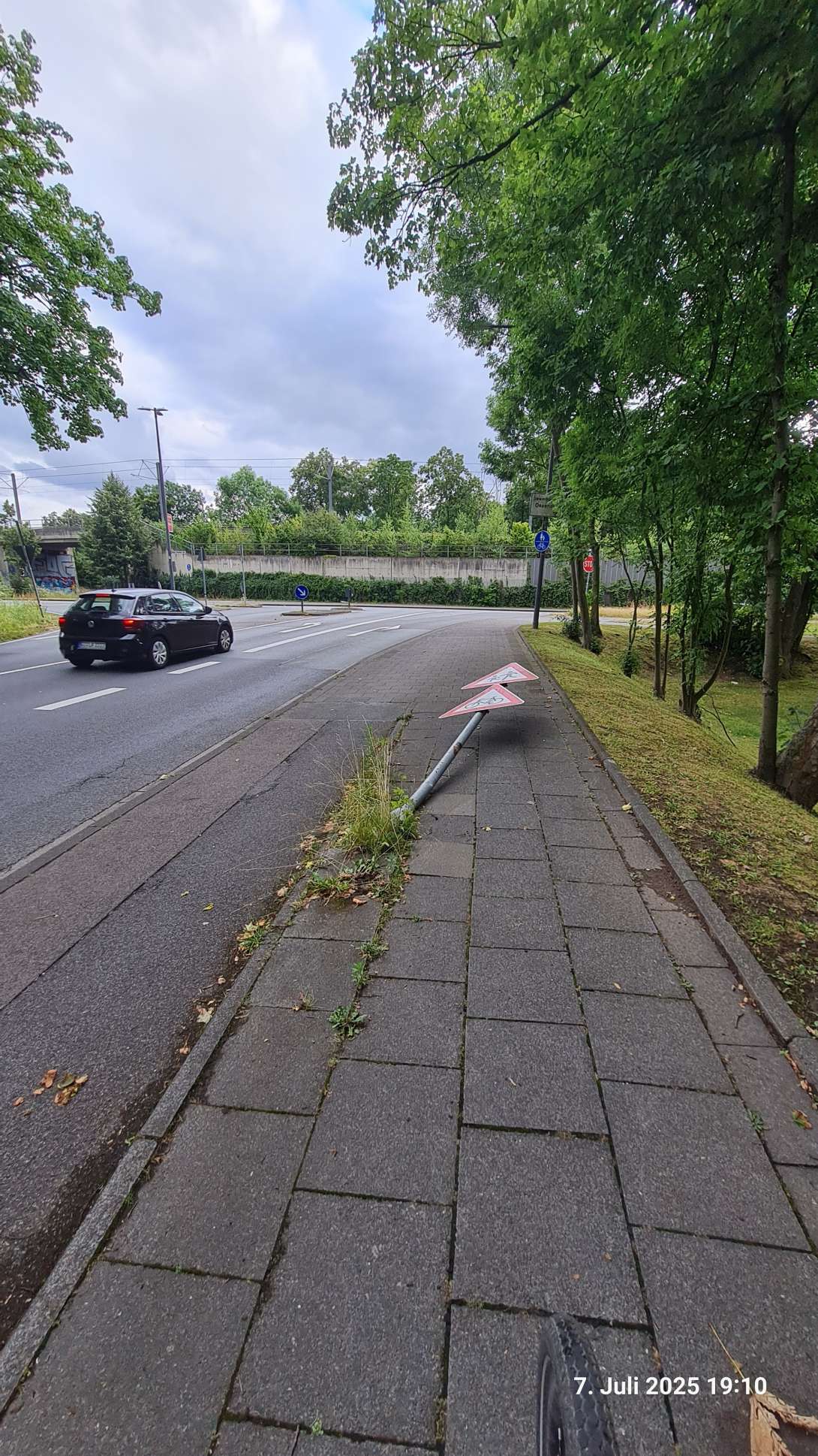 Bild zu gemeldetem Anliegen vom *2025-07-10 23:38:36