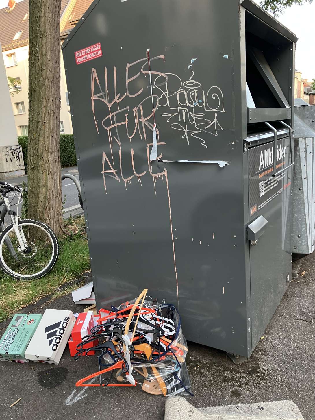 Bild zu gemeldetem Anliegen vom *2025-07-25 20:58:13