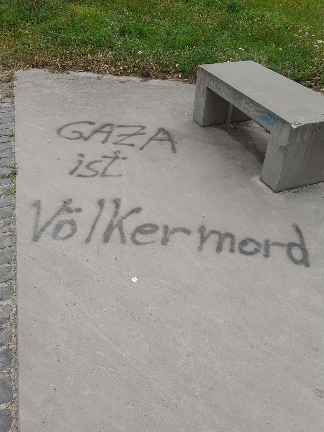 Bild zu gemeldetem Anliegen vom *2025-08-16 14:29:20