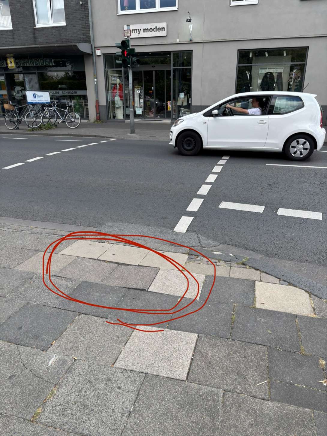 Bild zu gemeldetem Anliegen vom *2025-08-23 16:44:08