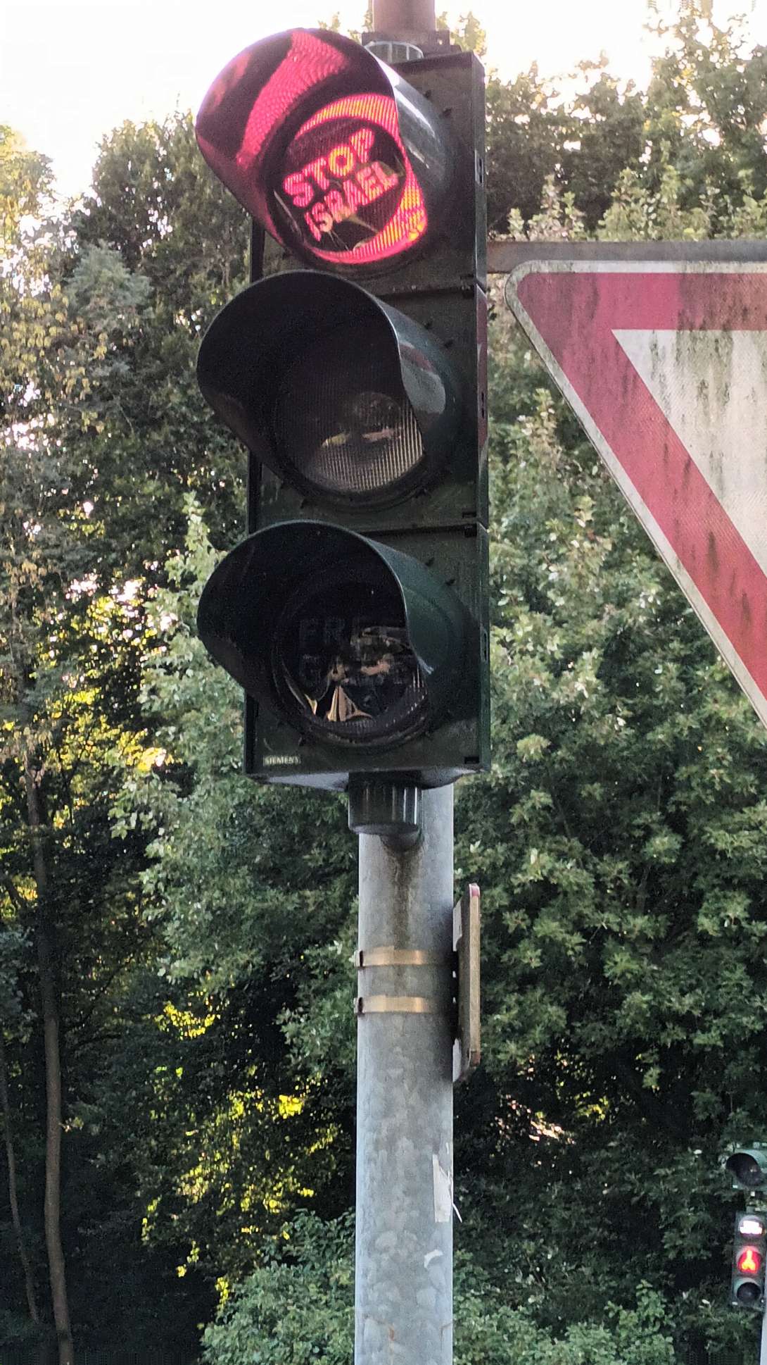 Bild zu gemeldetem Anliegen vom *2025-09-12 17:47:22