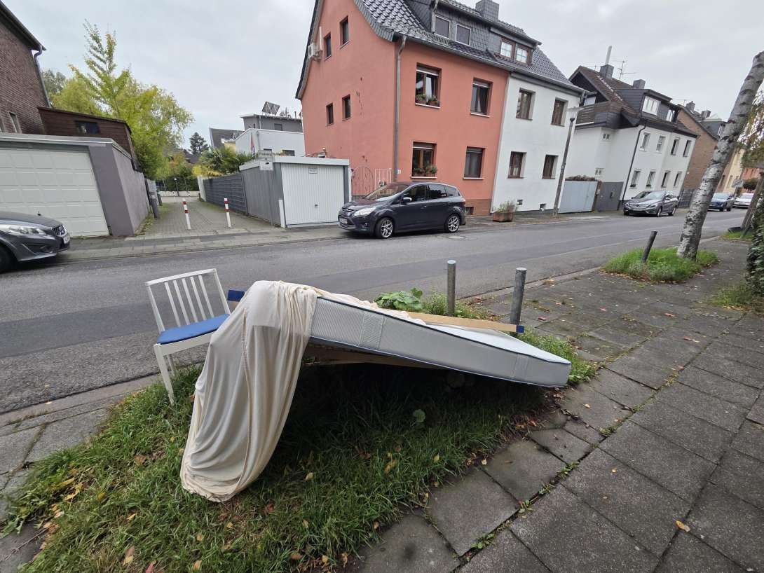 Bild zu gemeldetem Anliegen vom *2025-10-08 15:21:21
