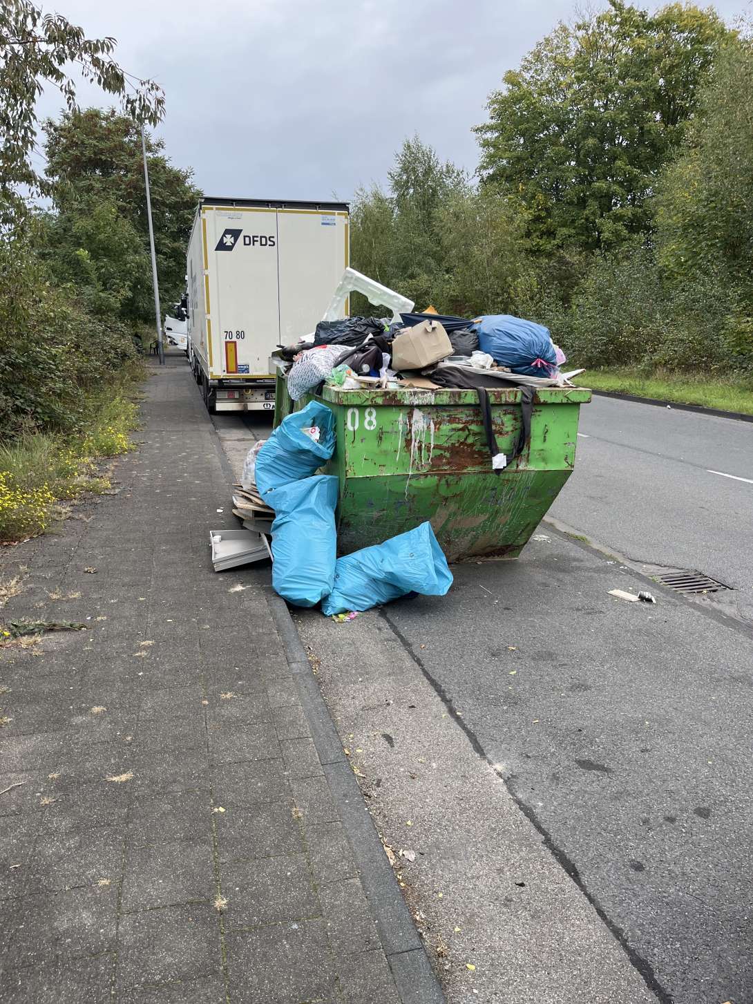 Bild zu gemeldetem Anliegen vom *2025-10-03 10:10:17