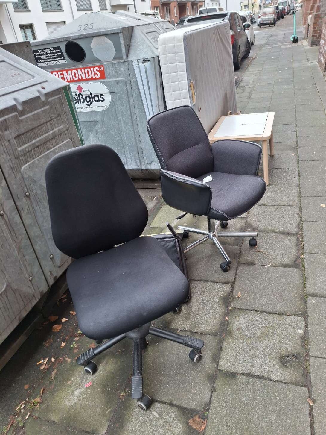 Bild zu gemeldetem Anliegen vom *2025-11-24 15:45:38