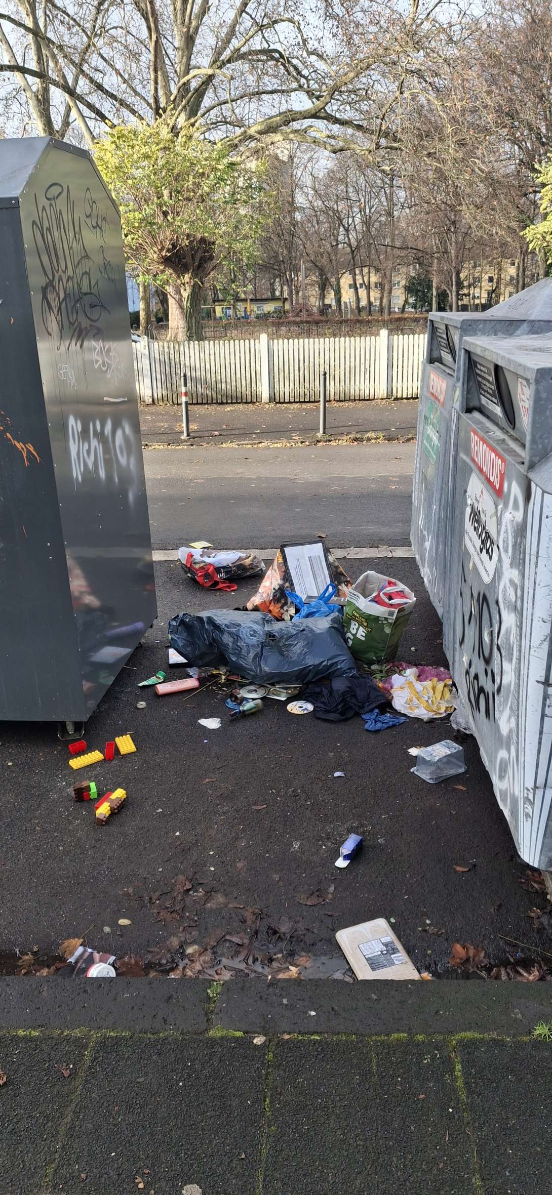 Bild zu gemeldetem Anliegen vom *2025-11-24 15:29:35