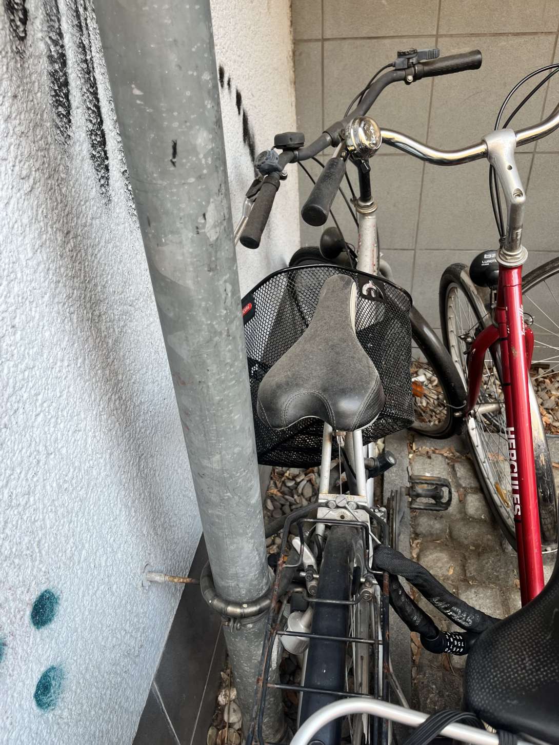 Bild Schrottrad (angekettet) vom *2025-11-03 12:30:37