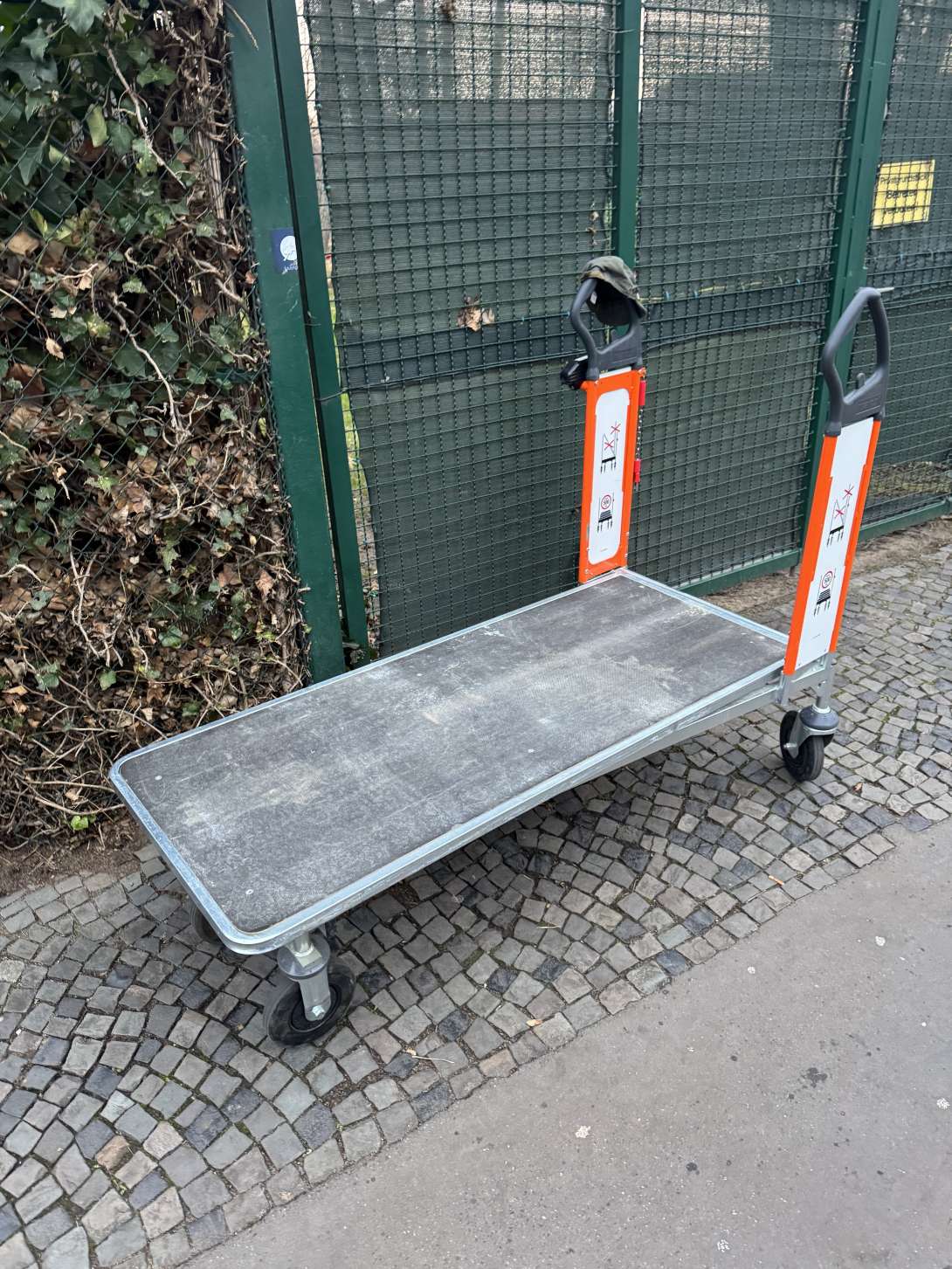 Bild zu gemeldetem Anliegen vom *2025-11-24 14:18:08