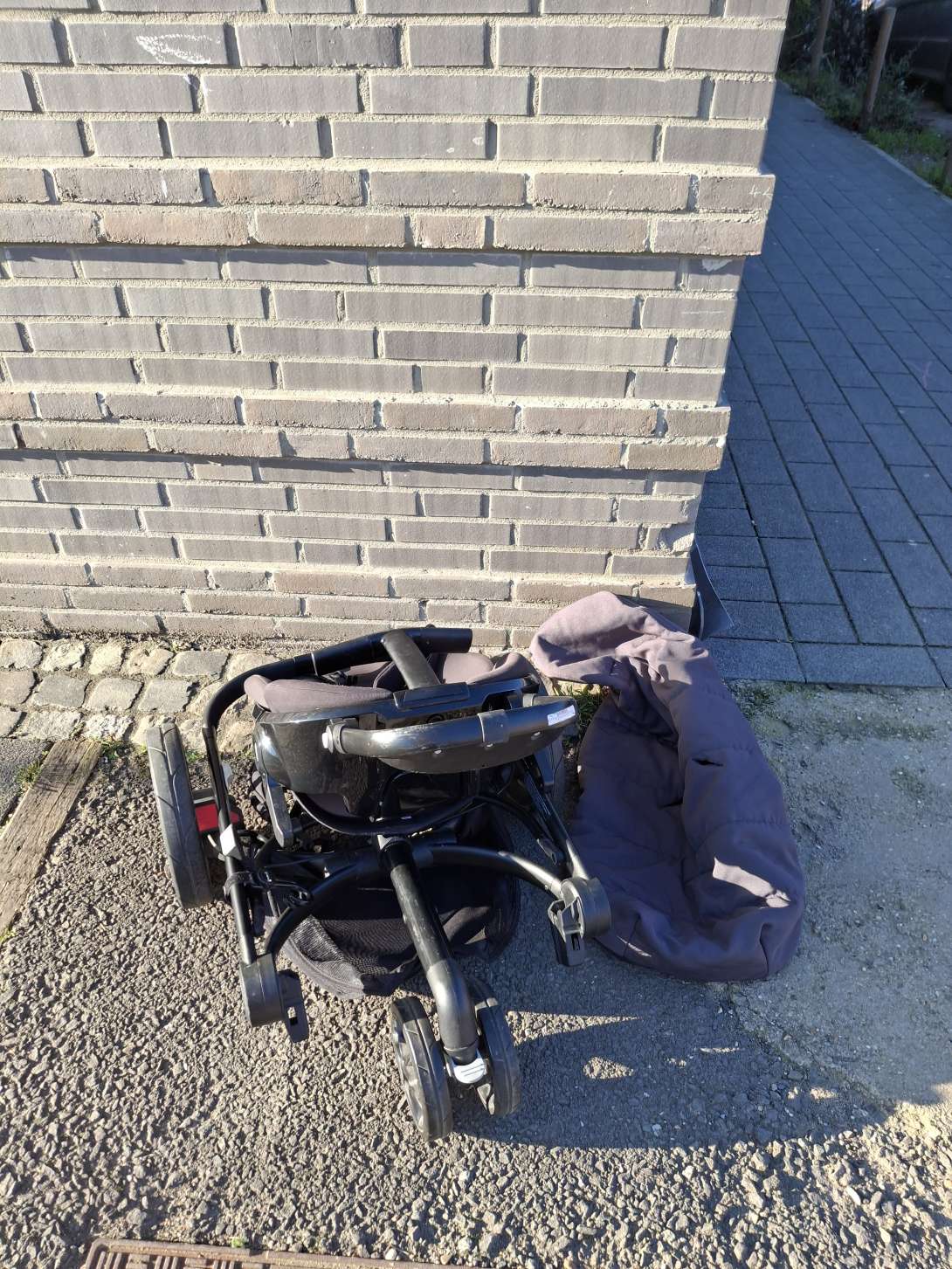 Bild zu gemeldetem Anliegen vom *2025-12-15 14:54:32