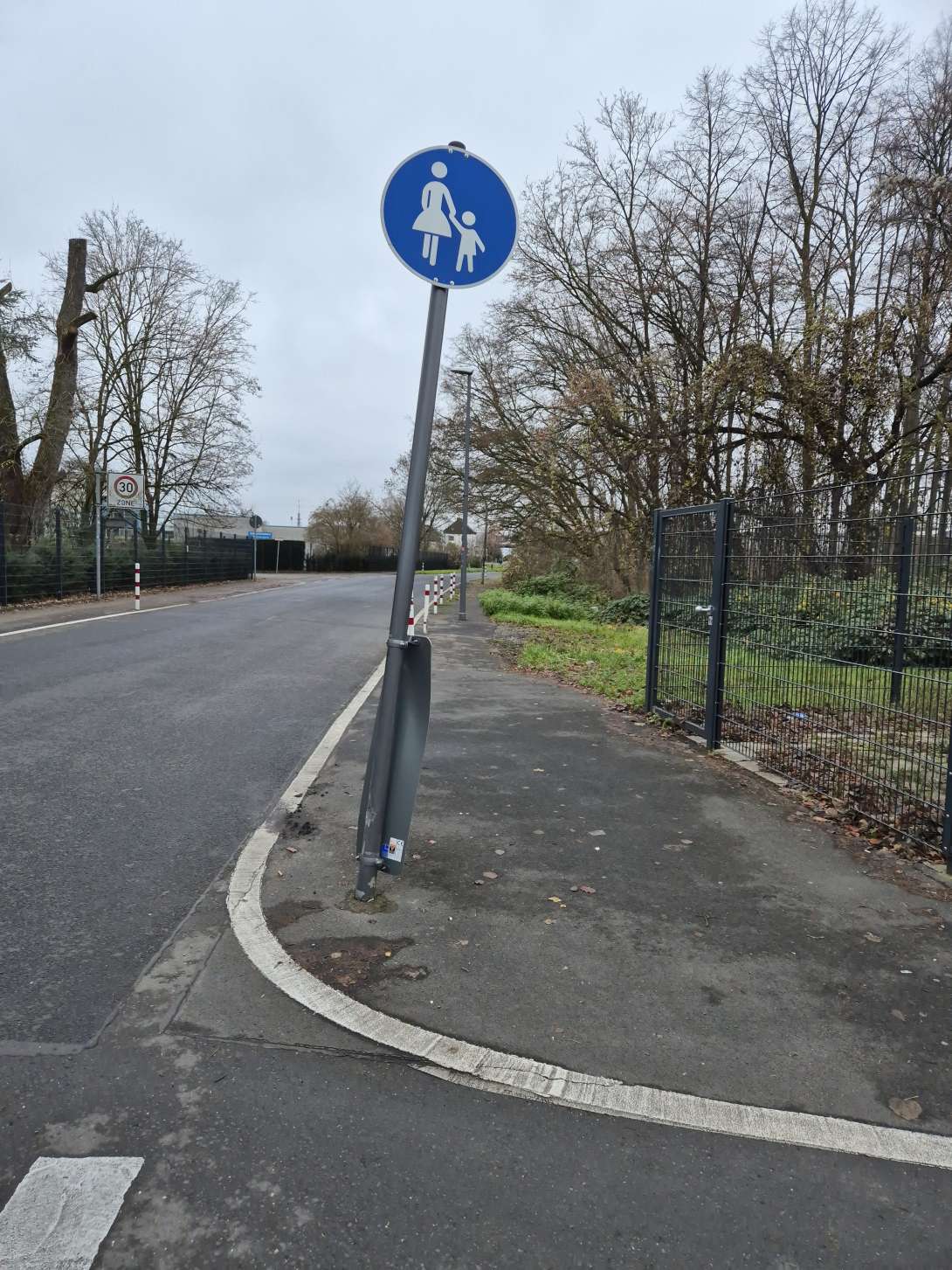 Bild zu gemeldetem Anliegen vom *2025-12-14 09:28:41