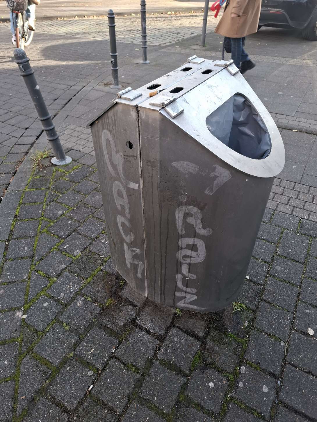 Bild zu gemeldetem Anliegen vom *2025-12-01 13:07:27