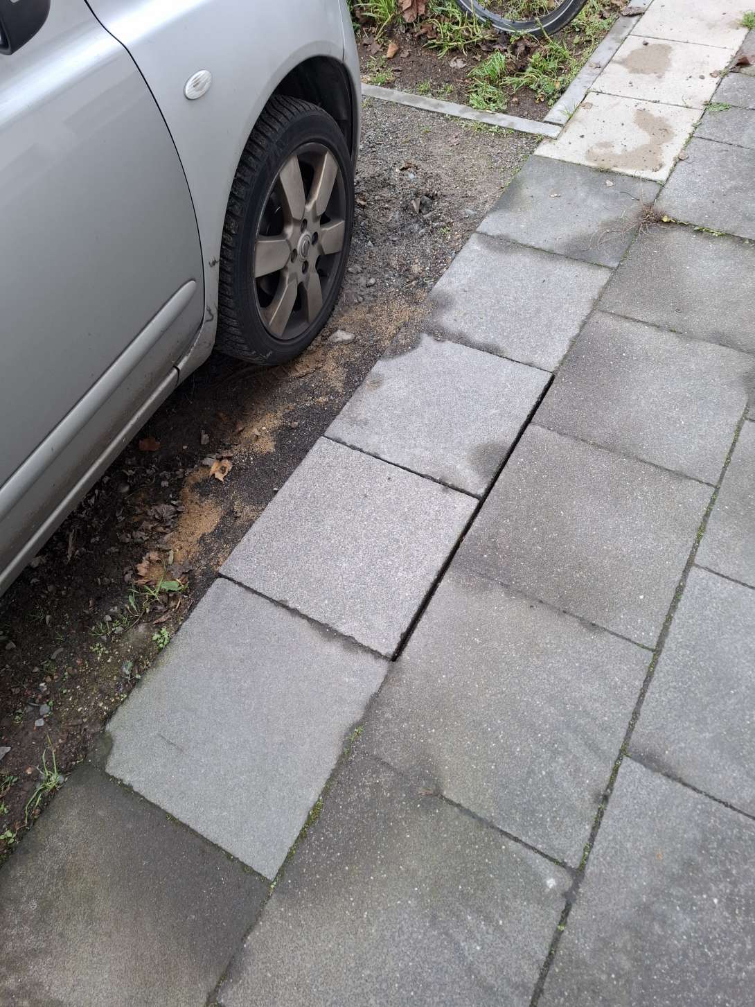 Bild zu gemeldetem Anliegen vom *2025-12-03 14:35:40