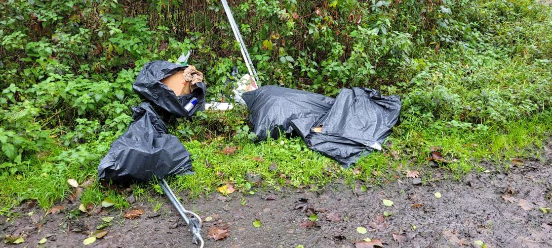 Bild zu gemeldetem Anliegen vom *2025-12-03 11:59:48