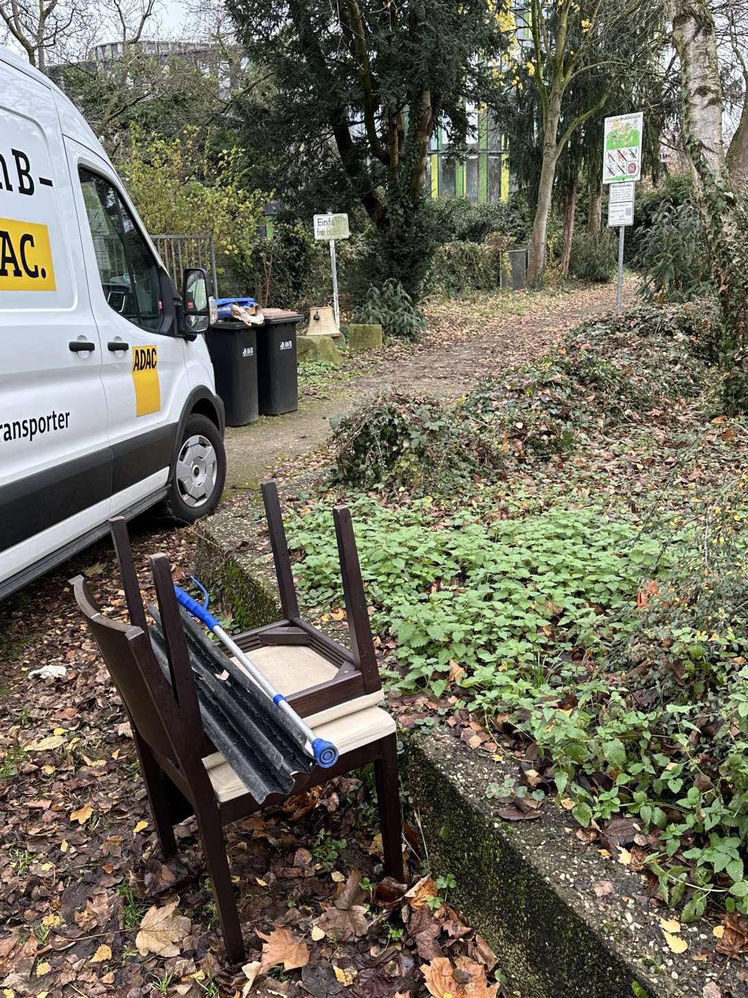 Bild zu gemeldetem Anliegen vom *2025-12-08 18:07:13