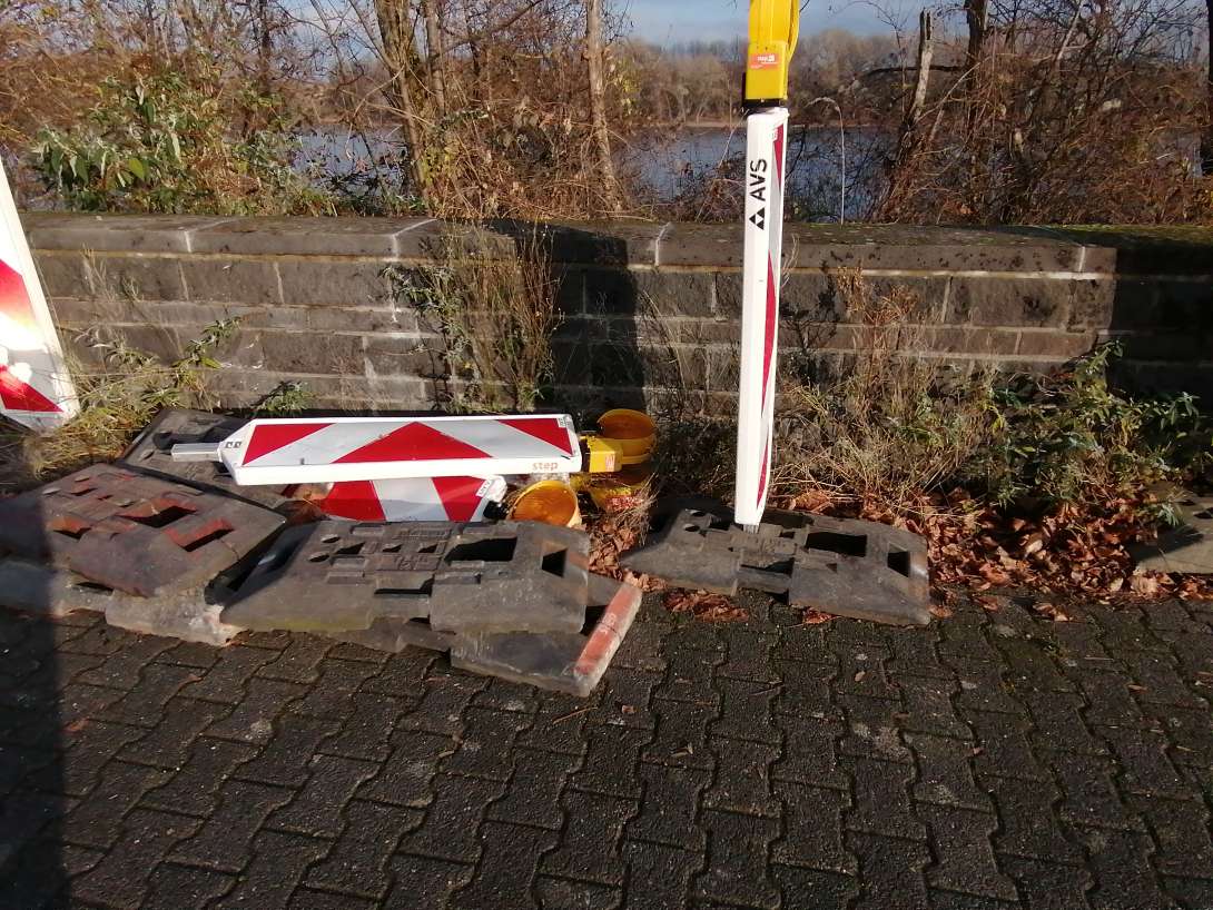 Bild zu gemeldetem Anliegen vom *2025-12-15 06:44:11