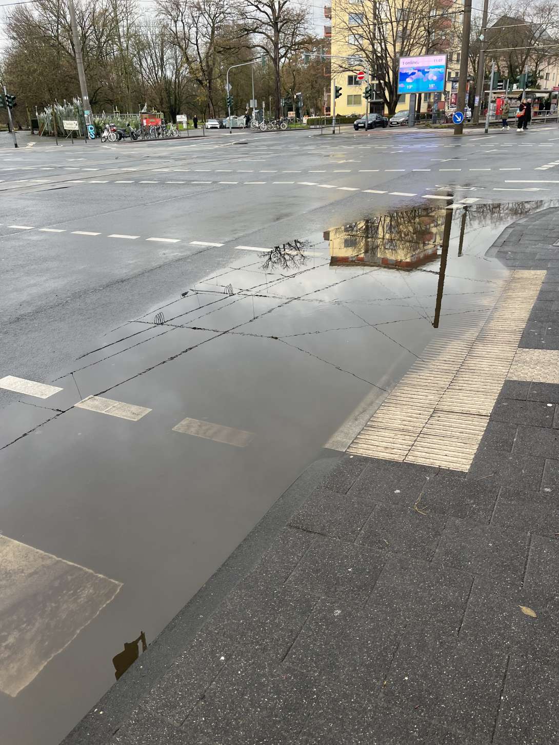 Bild zu gemeldetem Anliegen vom *2025-12-08 11:32:54