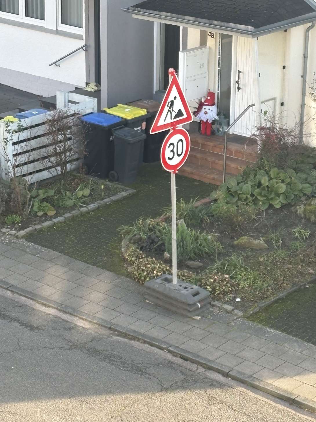 Bild zu gemeldetem Anliegen vom *2025-12-15 12:47:48