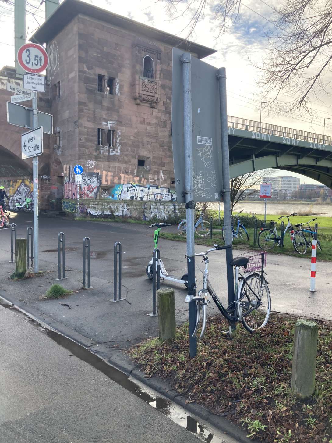 Bild zu gemeldetem Anliegen vom *2025-12-09 15:29:16