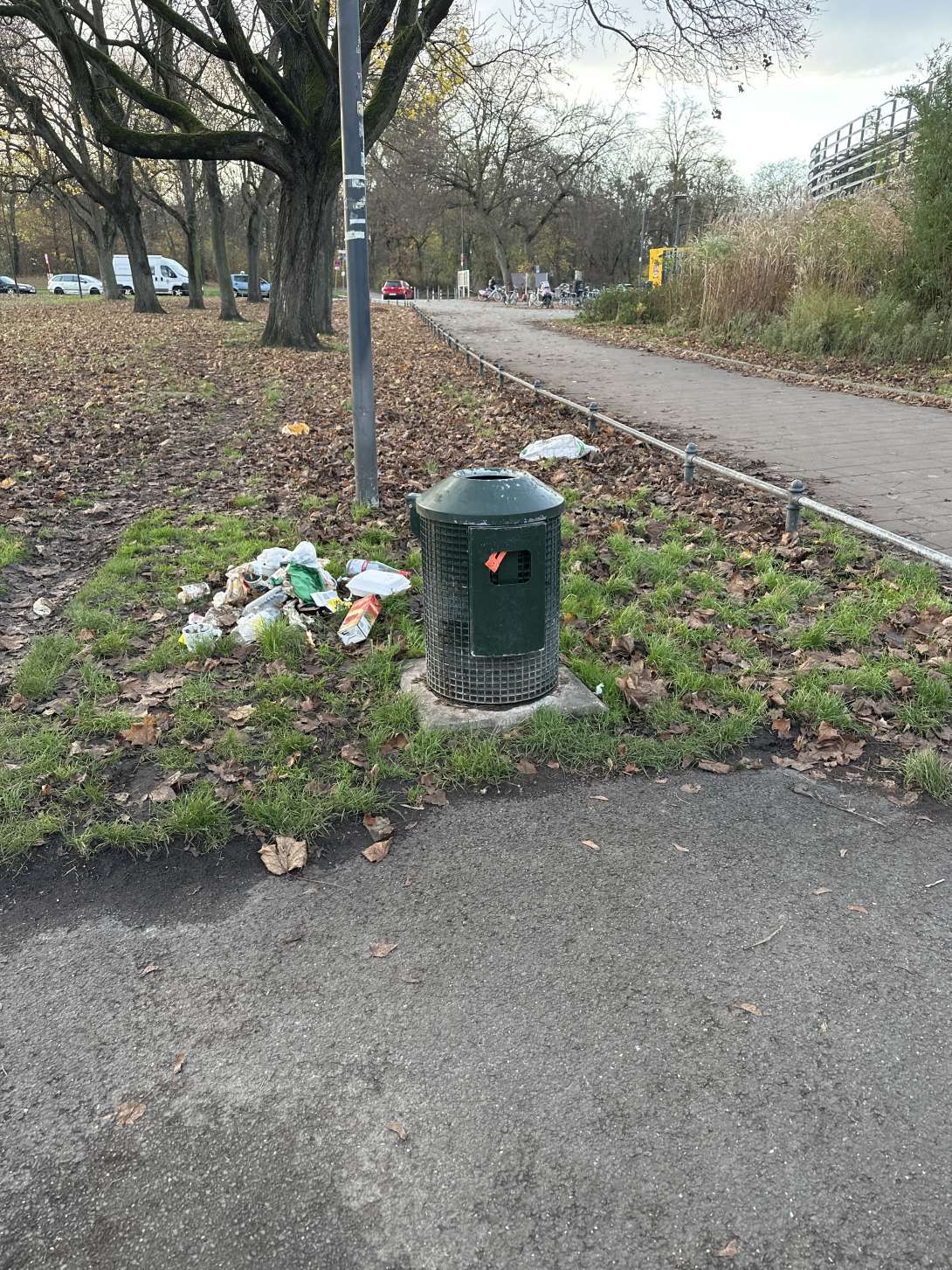 Bild zu gemeldetem Anliegen vom *2025-12-01 16:25:17