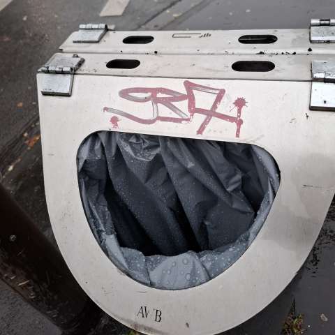 Bild zu gemeldetem Anliegen vom *2025-11-19 14:27:56