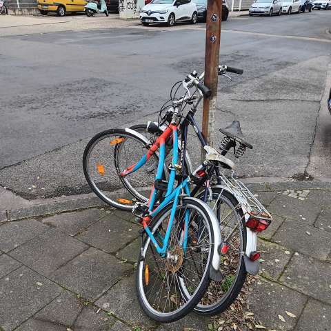 Bild zu gemeldetem Anliegen vom *2025-12-15 22:31:37