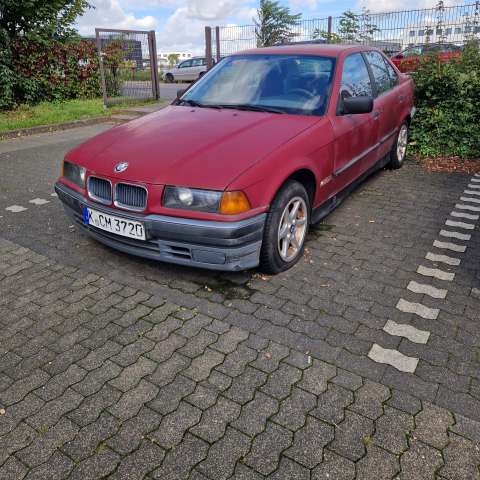 Verlassenes Auto 