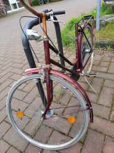2024-04-05, Damenrad rot als Schrottrad