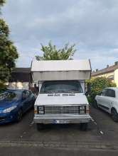 Wohnmobil mit platten Hinterreifen
