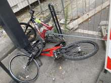 Zwei Schrot Fahrräder Bild zu gemeldetem Anliegen vom *2024-08-07 15:31:03