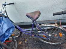 Rad steht an der Wand. Wird immer hin und her geschoben. Jeden stört das aber keinem gehört es. vom *2024-12-26 09:31:29