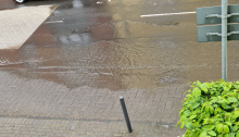 Foto des verstopften Gully, Bild zu gemeldetem Anliegen vom *2025-04-23 15:34:28